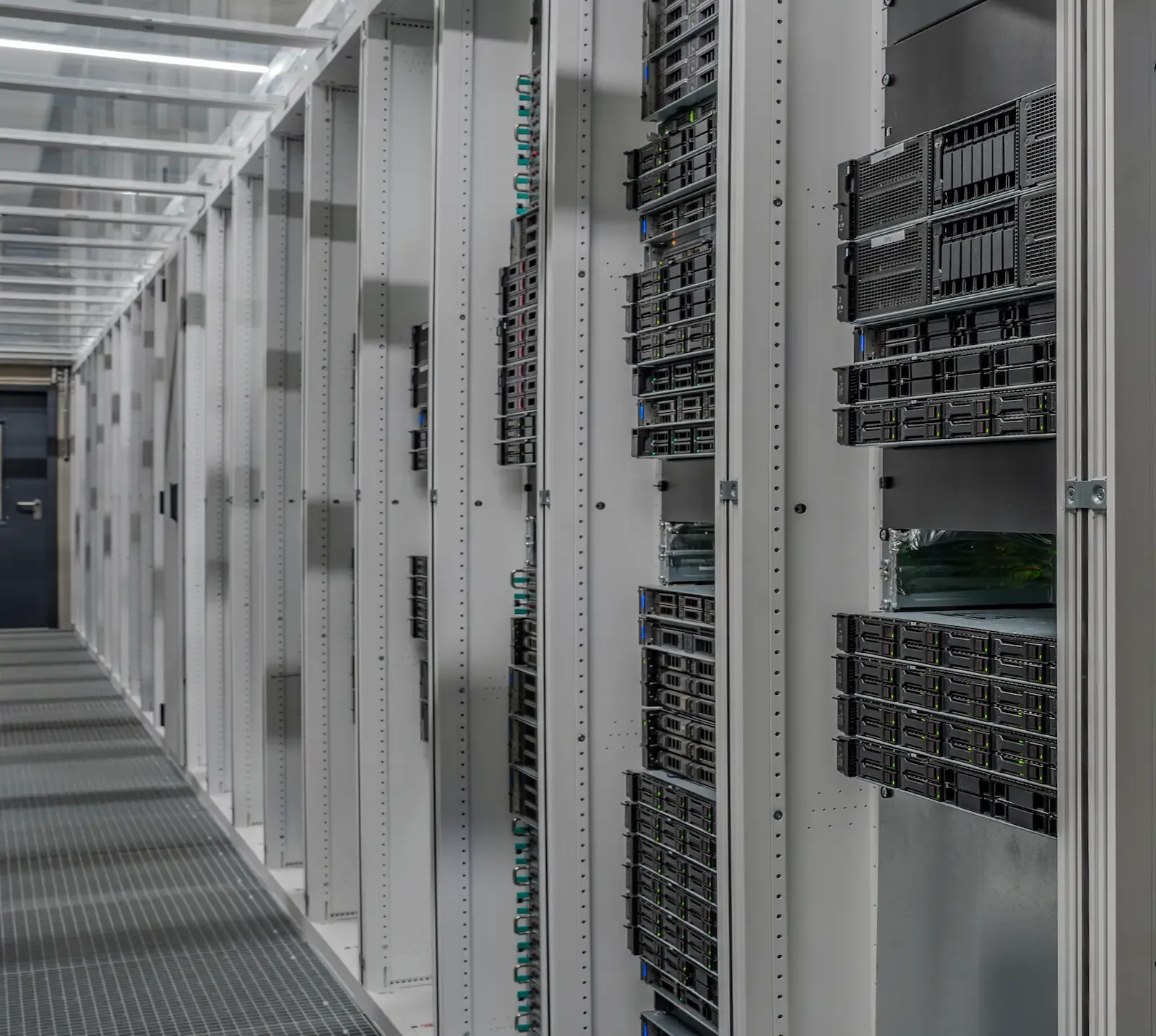 Image de l'intérieur d'un datacenter bien structuré